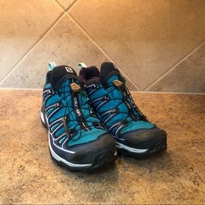 Women’s Gor-Tex trail runners 7.5